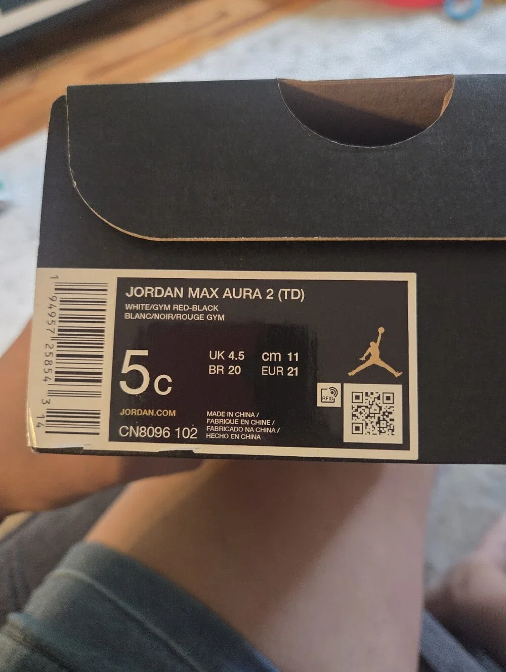 Jordan Max AURA Baby Velcro Sneakers in White And Black